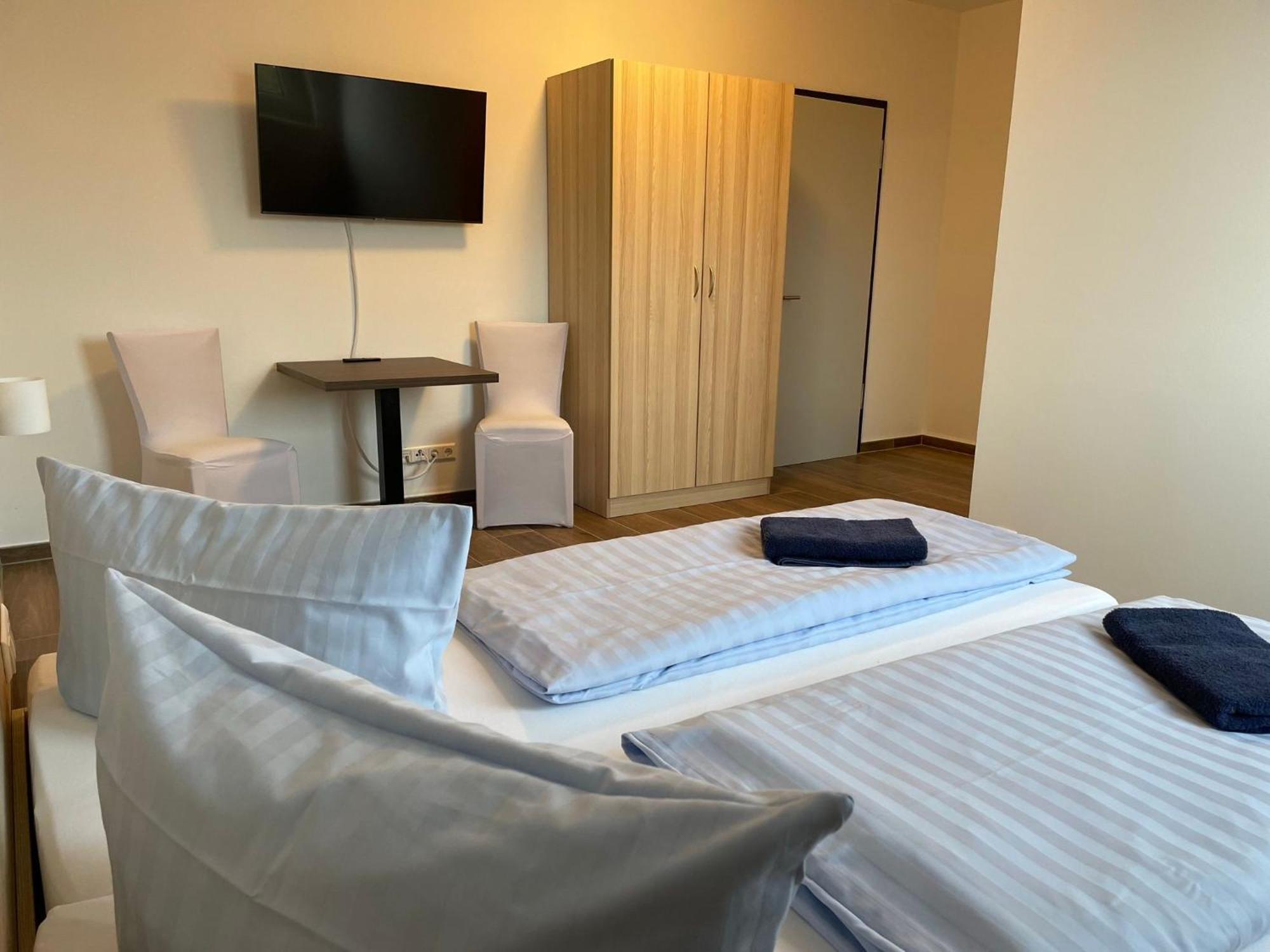 Lokschuppen Pasewalk- Gaestehaus Lokschuppen Ngoại thất bức ảnh