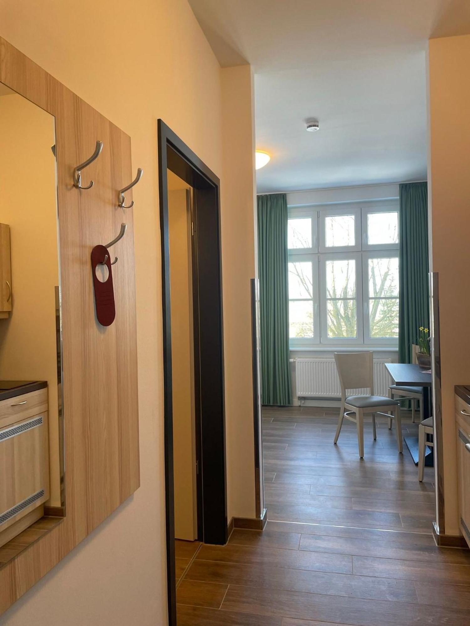 Lokschuppen Pasewalk- Gaestehaus Lokschuppen Ngoại thất bức ảnh